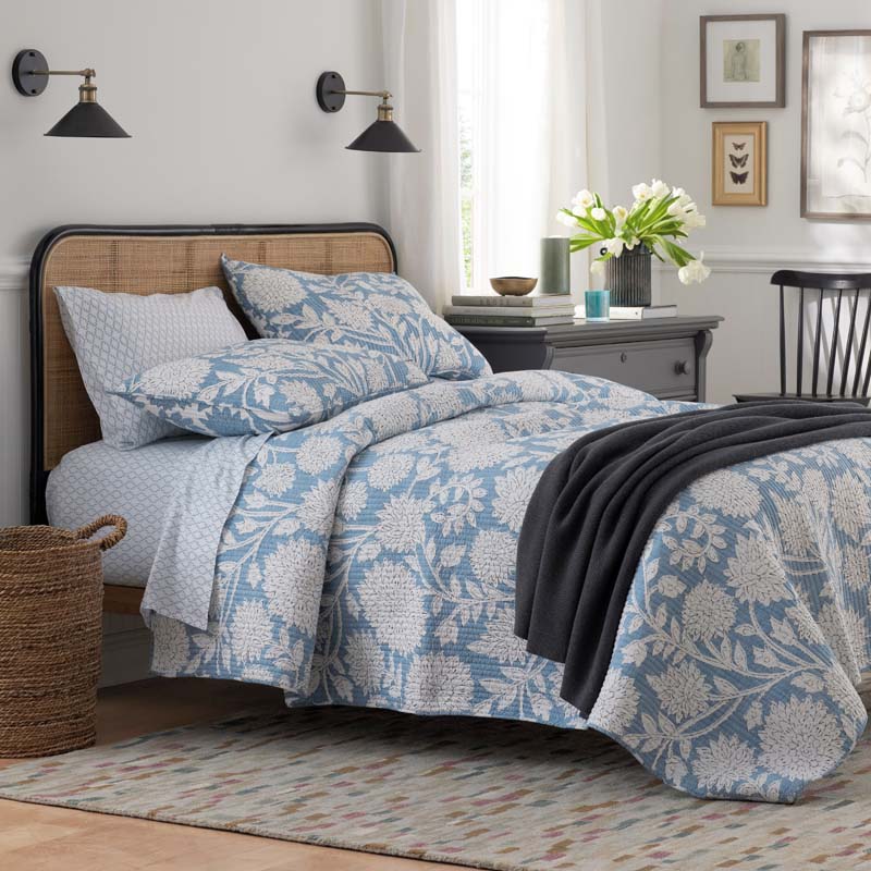 Feliciana Chrysanthemum Reversible Quilted Sham - Blue, Euro