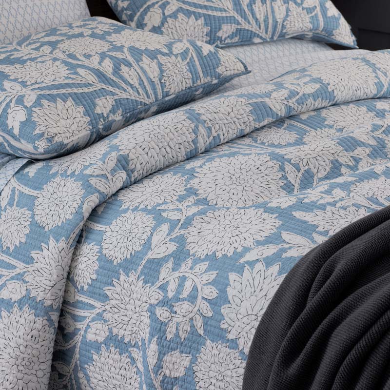 Feliciana Chrysanthemum Reversible Quilt - Blue, King/Cal. King
