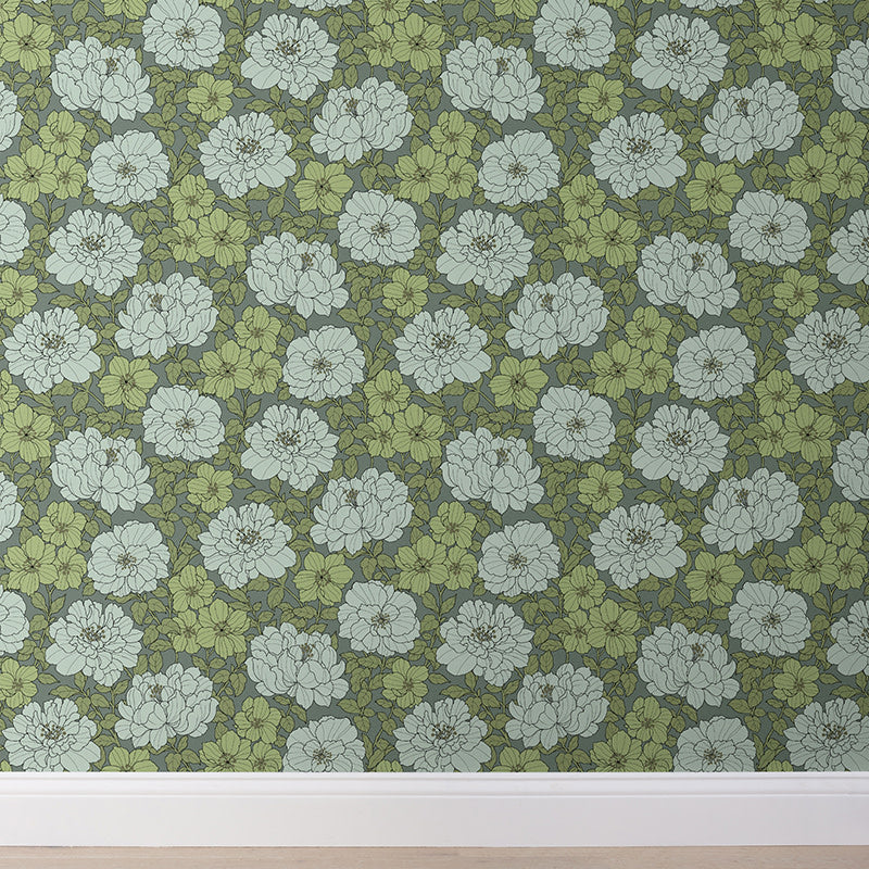 Large Blooms Traditional Wallpaper - Green, Roll
