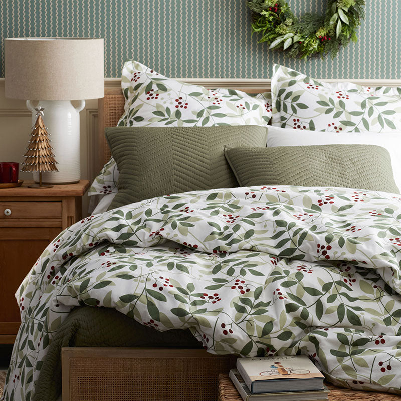 Holiday Print Classic Ultra-Cozy Cotton Velvet Flannel Duvet Cover - Berries and Leaves, Twin/Twin XL