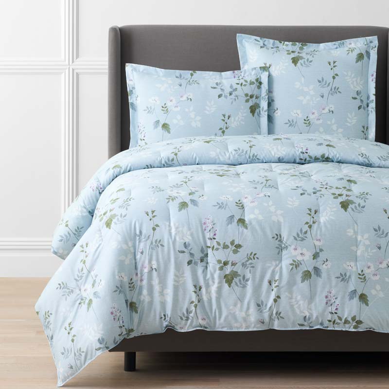 Wispy Meadow Premium Smooth Wrinkle-Free Sateen Comforter - Blue Multi, Full/Queen