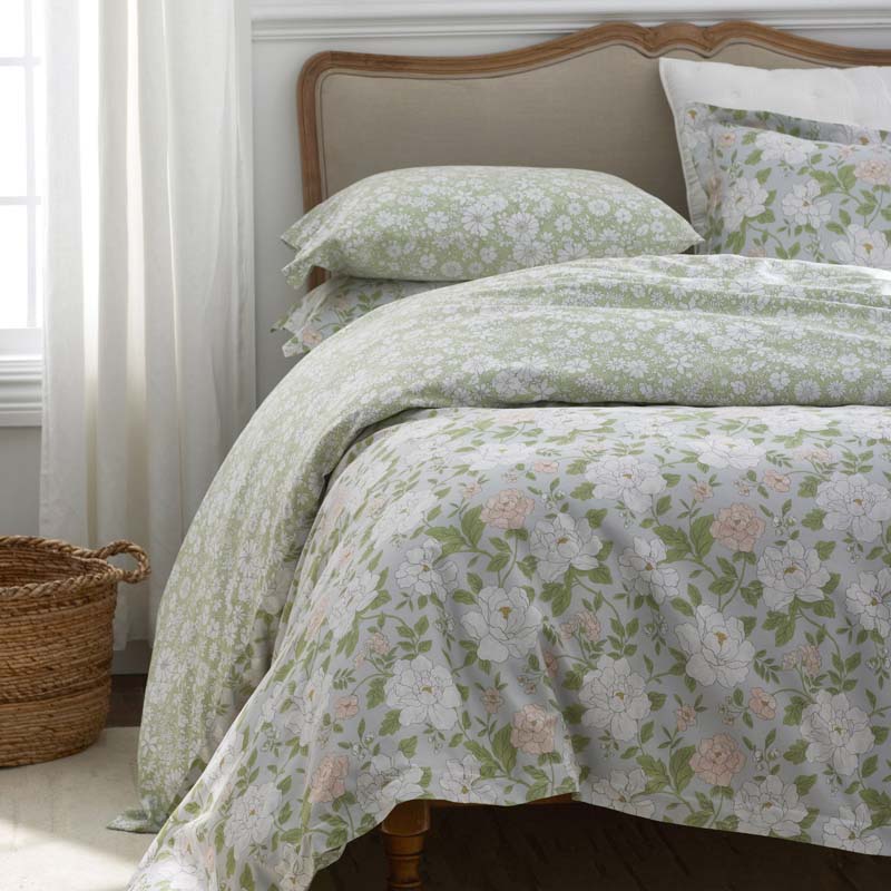 Misty Meadow Cluster Reversible Classic Smooth Sateen Duvet Cover - Green Tea, King/Cal. King