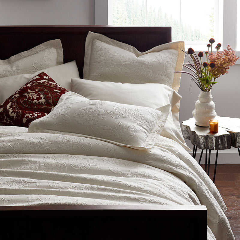 Putnam Cotton Matelassé Bedspread - Dune
