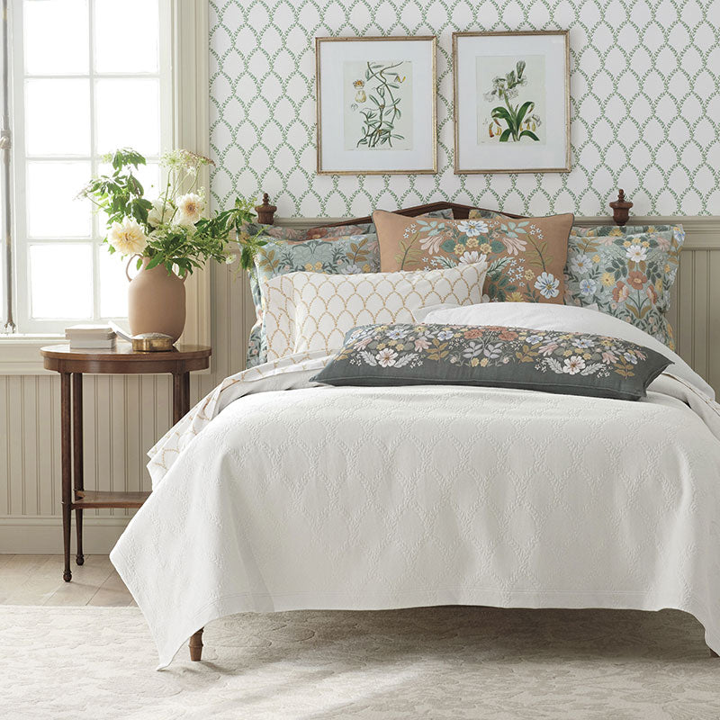 Laurel Classic Smooth Sateen Flat Bed Sheet - Gold, Full