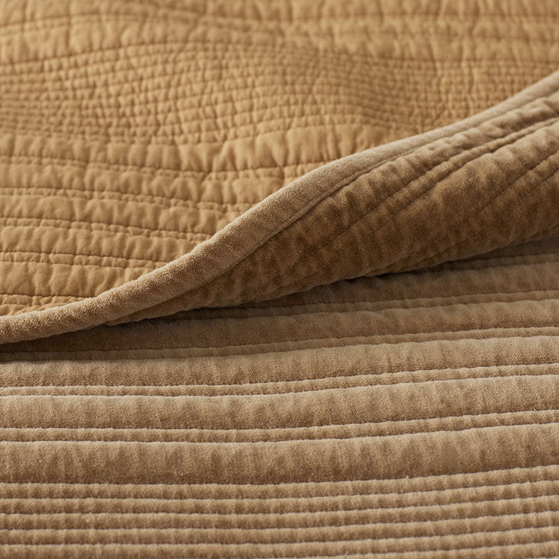 Line Stitch Velvet Quilt - Gold, King/Cal. King