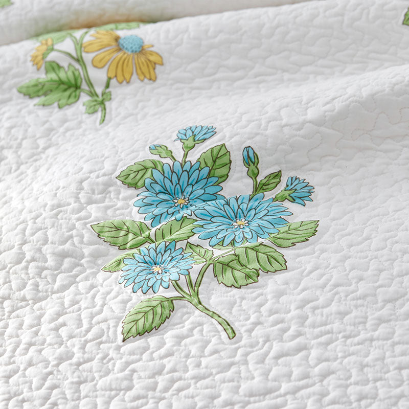 Lily Garden Quilted Coverlet - White Multi, Full/Queen