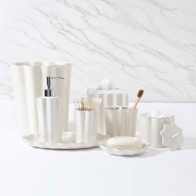 Scallop Toothbrush Holder - Cream and Blue
