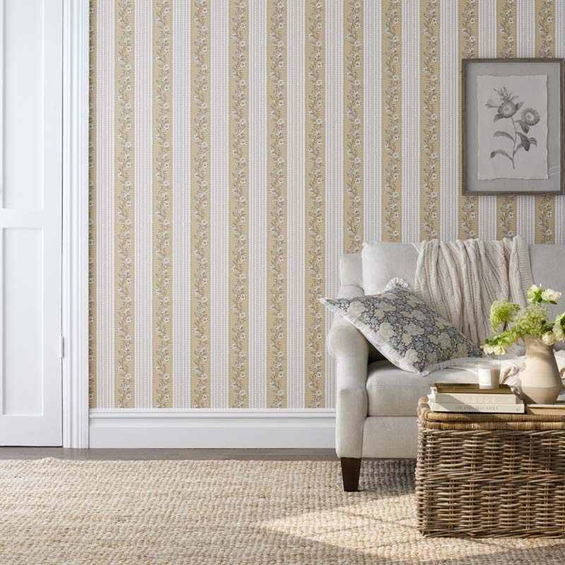 Floral Sprigs Traditional Wallpaper - Multi, Swatch