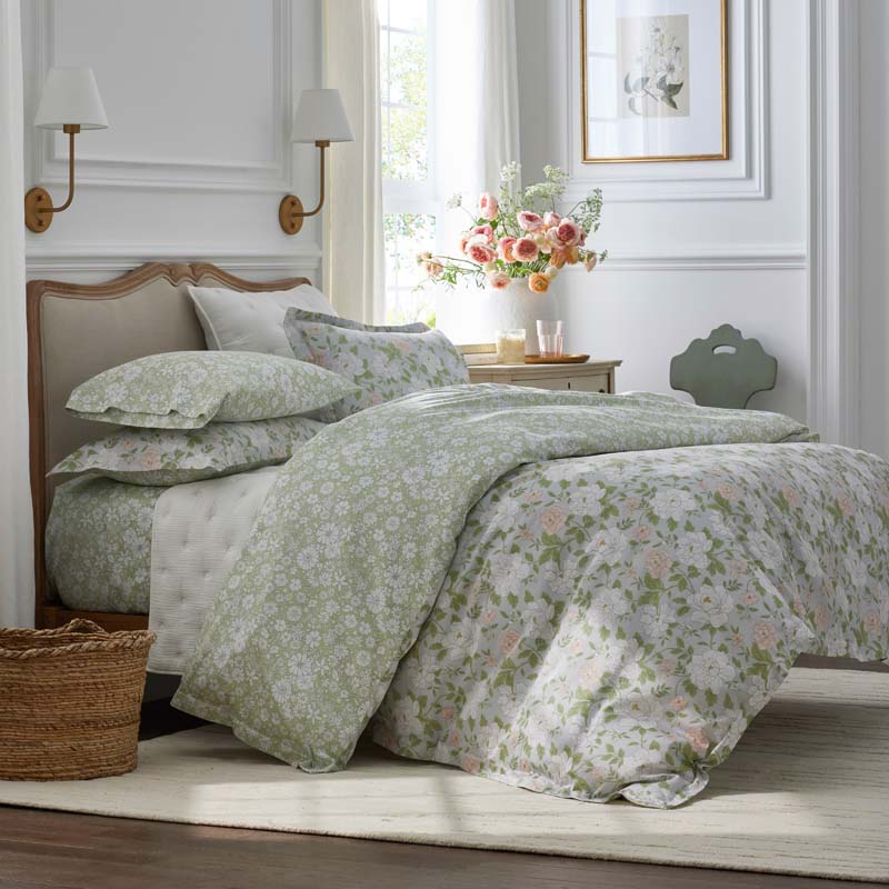 Misty Meadow Floral Classic Smooth Sateen Bed Sheet Set - Green, Queen