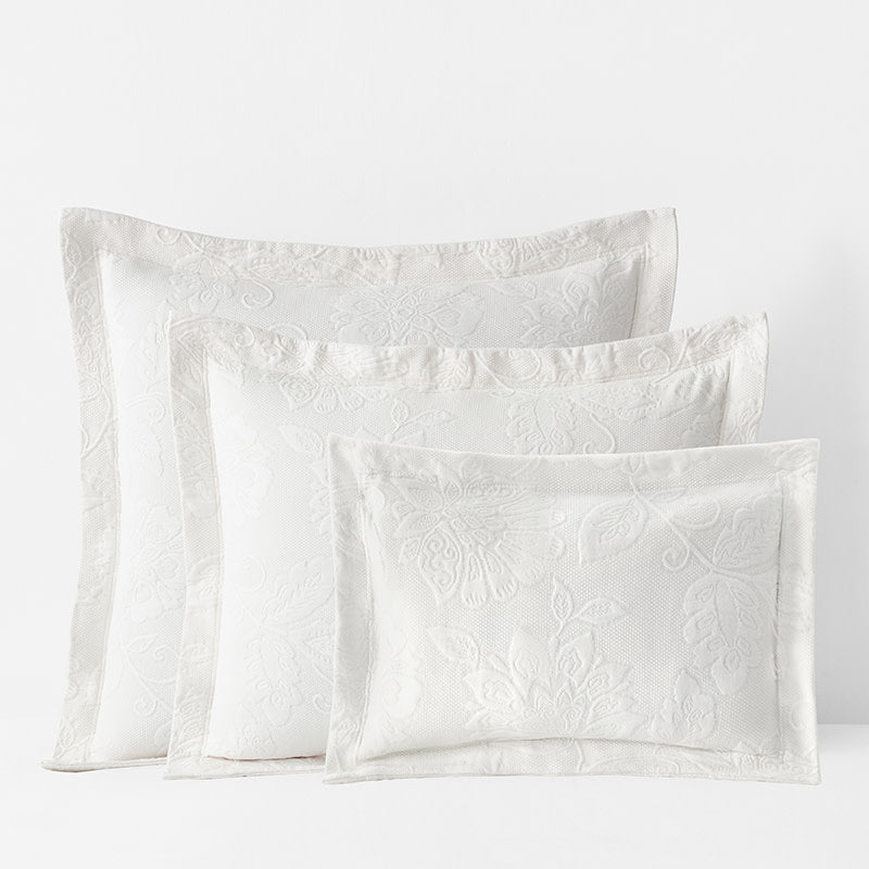 Putnam Cotton Matelassé Sham - Ivory
