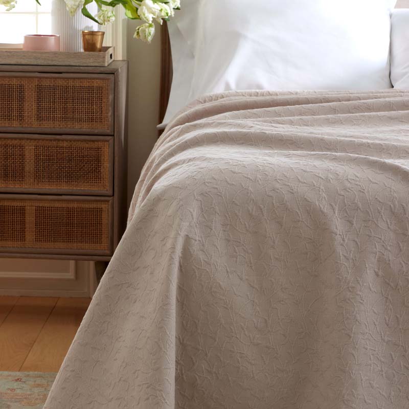 Delicate Floral Blanket - Beige, King/Cal. King