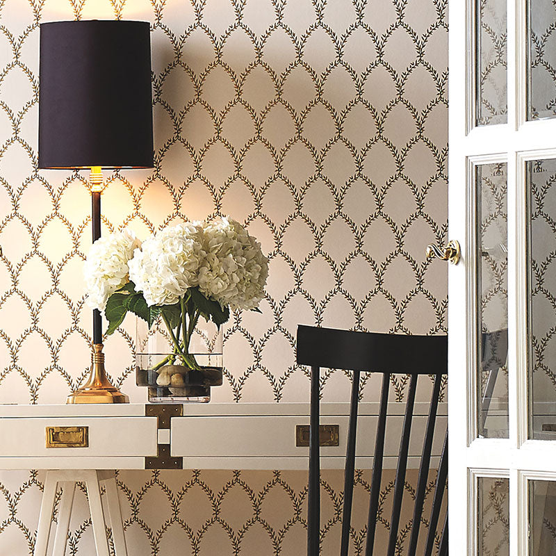 Laurel Traditional Wallpaper - Gold, Swatch