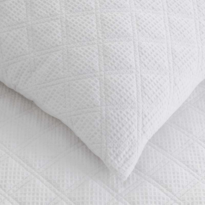 Waffle Quilt - White, Full/Queen