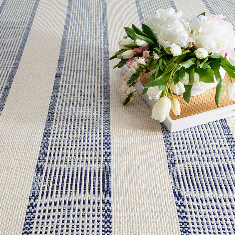 La Mirada Handwoven Cotton Rug - Navy, 8' x 10'