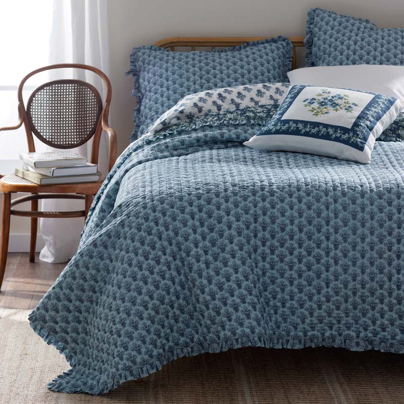 Suhana Reversible Ruffle Quilt - Blue, Twin/Twin XL