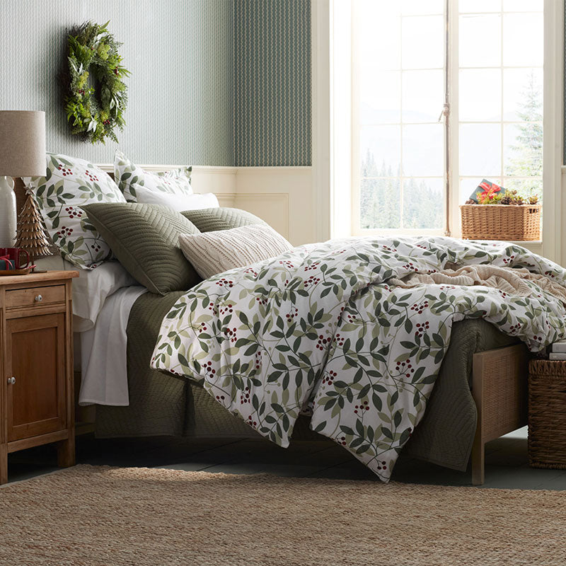 Holiday Print Classic Ultra-Cozy Cotton Velvet Flannel Duvet Cover - Berries and Leaves, King/Cal. King