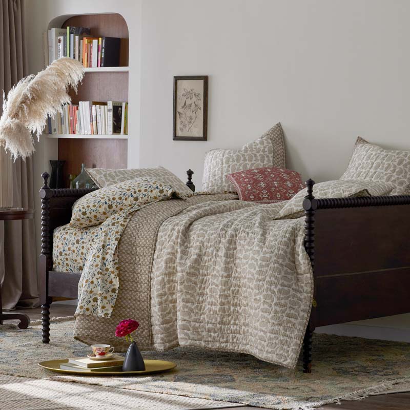 Jiya Reversible Quilt - Taupe, King/Cal. King