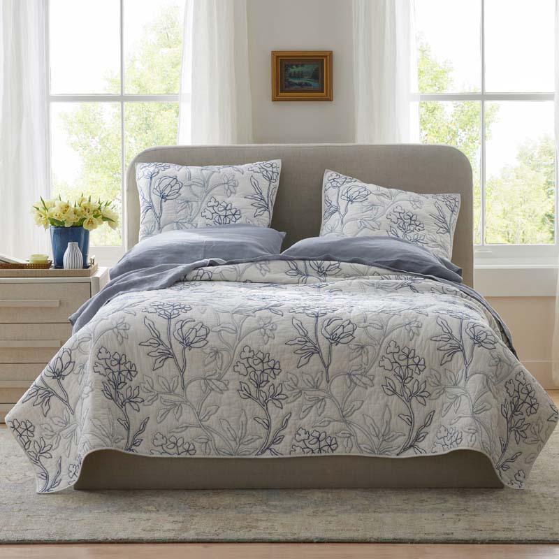 Rashika Garden Quilt - White, King/Cal. King