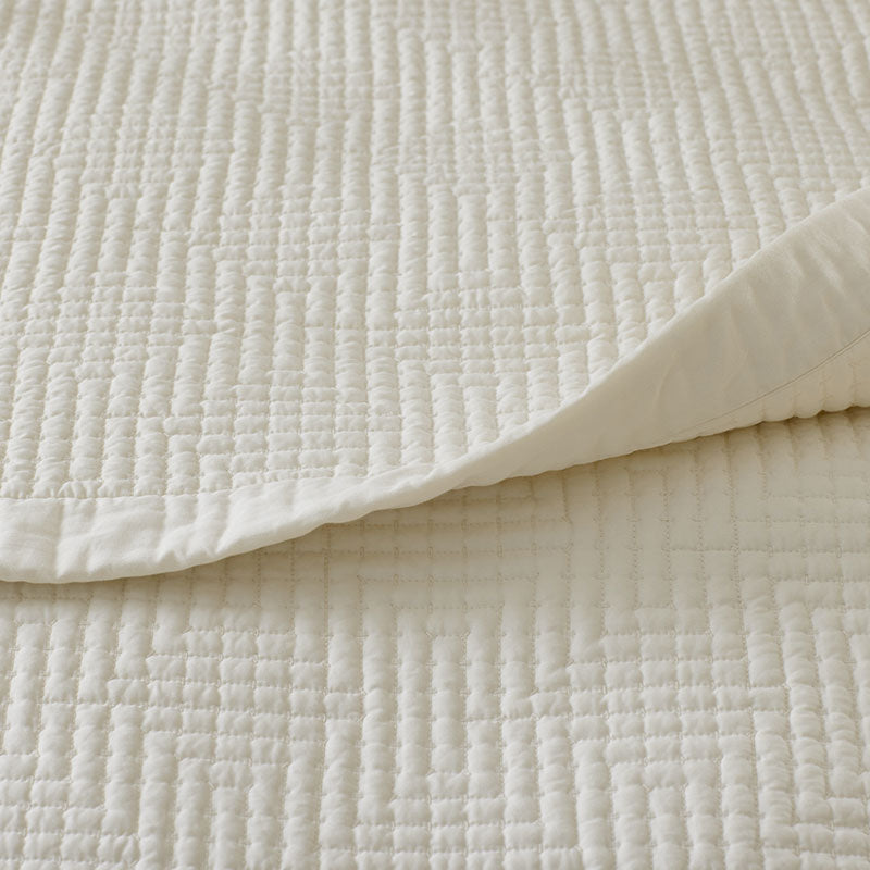Premium Smooth Cotton Sateen Solid Quilt - Cream, King/Cal King