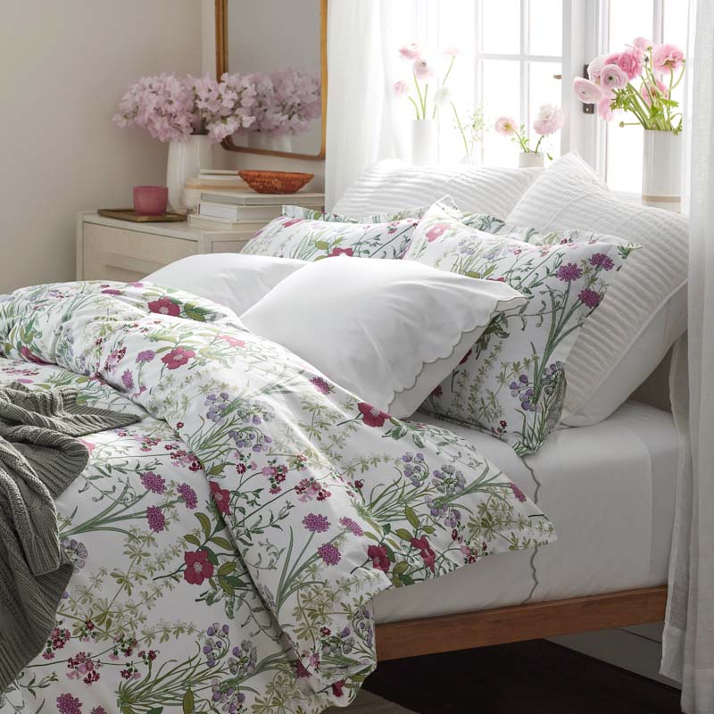 Bloom Meadow Classic Smooth Sateen Bed Sheet Set - White Multi, Queen