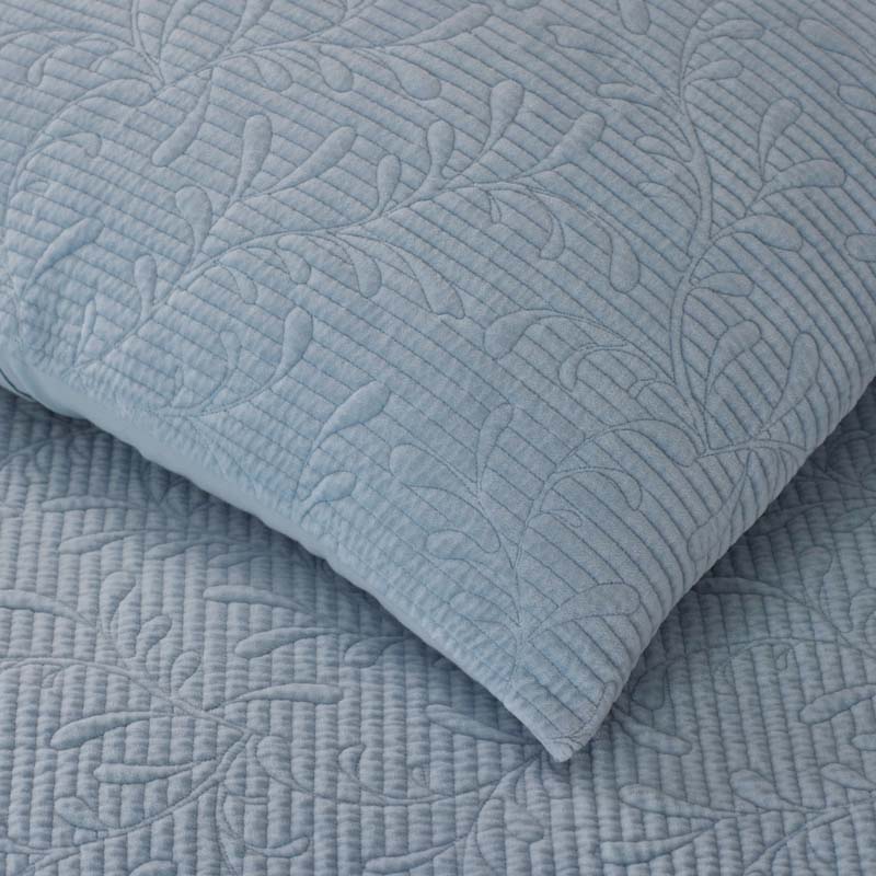 Tinsley Leaf Quilt - Blue, King/Cal. King