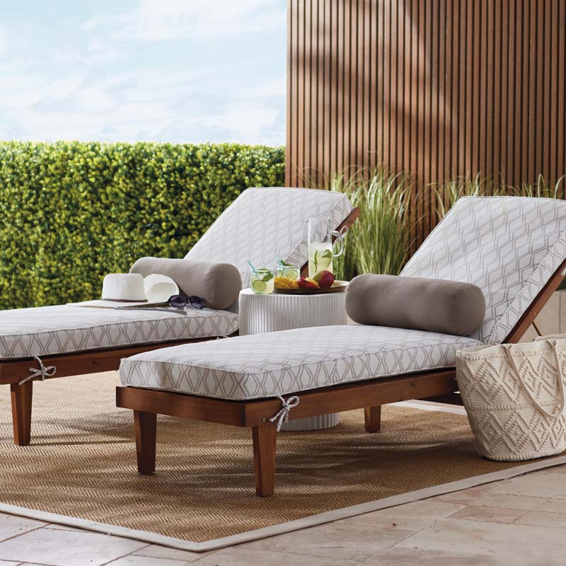 Sunbrella Herringbone Bordered Indoor/Outdoor Rug - Antique Beige, 7' 9" x 10'