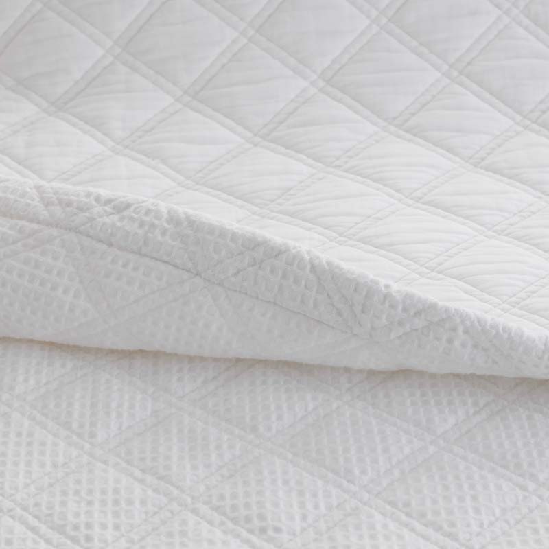 Waffle Quilt - White, Full/Queen